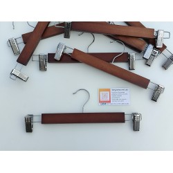 Прищіпка джинсова з дерев`яною, лакованою планкой на 31 см.(коричнева)